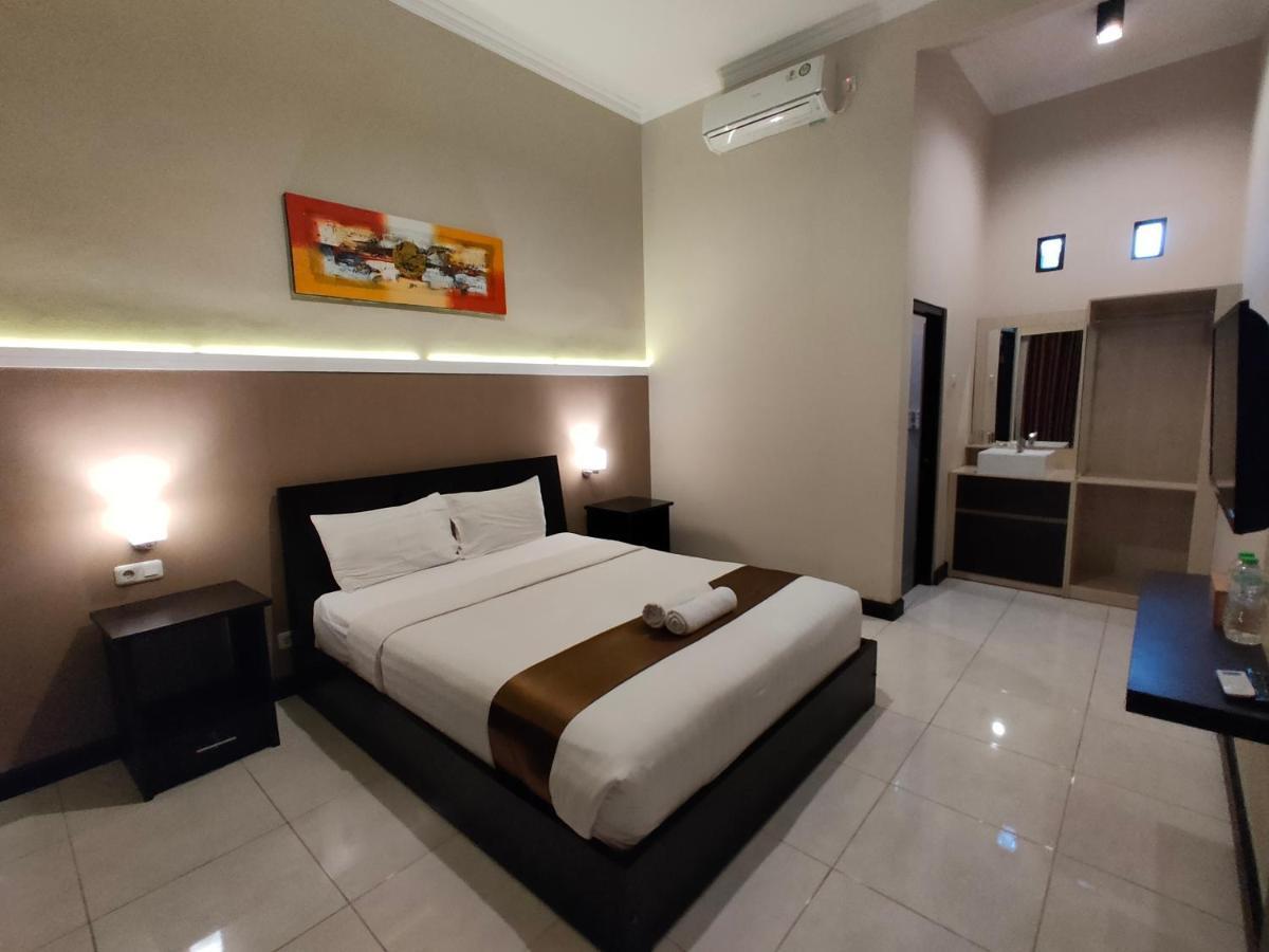 Hotel Orizatha Матарам Экстерьер фото